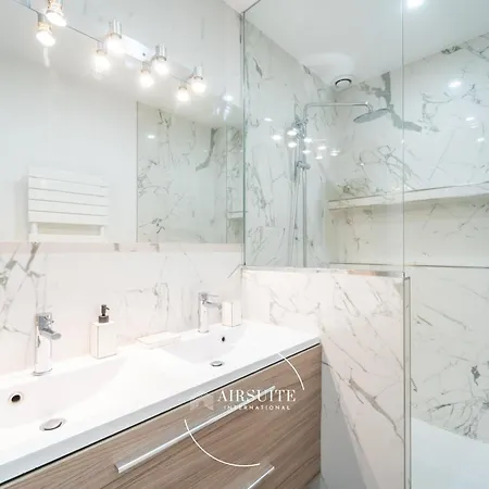 Arc De Triomphe Tranquility 2br By Airsuite 아파트