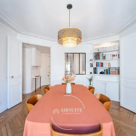 Arc De Triomphe Tranquility 2br By Airsuite *